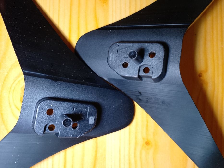 Stojak nogi do telewizora LG model na zdjęciu