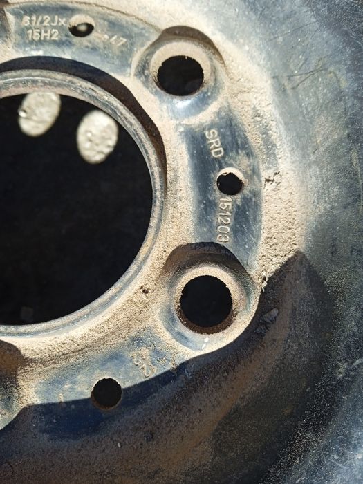 Диск на авто Мерседес