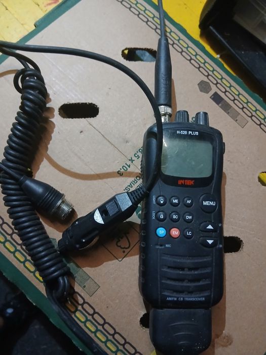ręczny radiotelefon CB Intek H-520