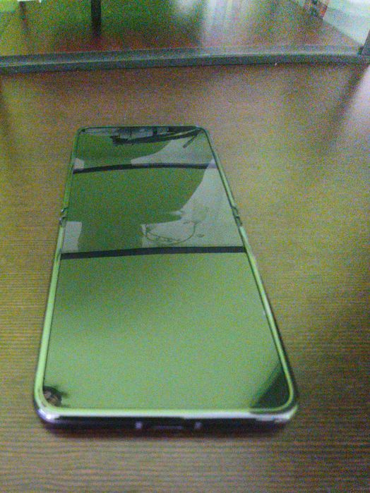 Motorola RAZR 40, bez śladów użytkowania