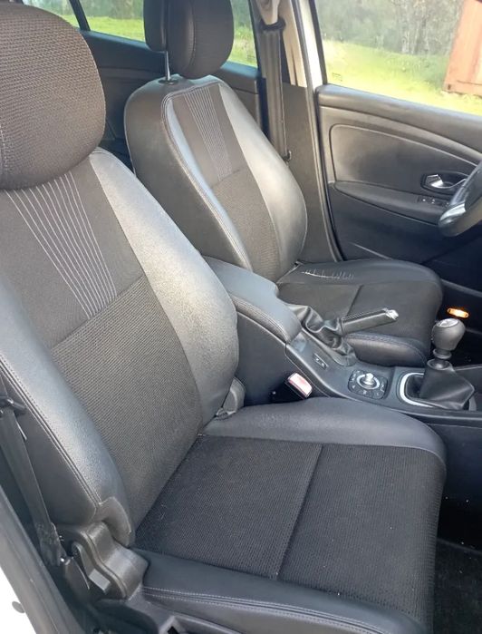 Bancos Frontais e Traseiros Renault Megane III Break 2010