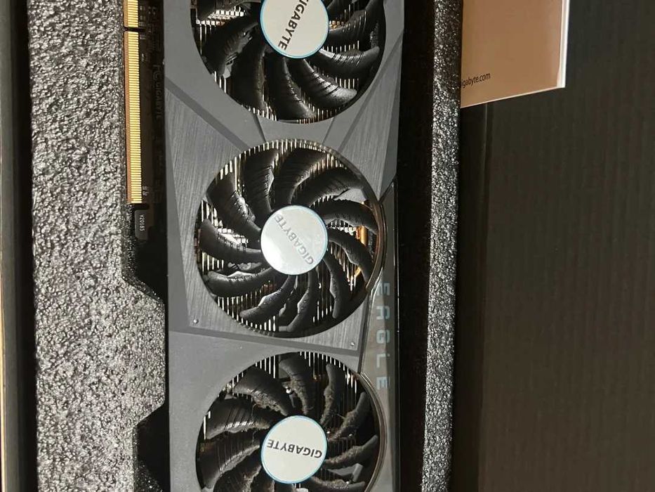 Видеокарта GIGABYTE  RX 6650xt EAGLE 8G. рабочая