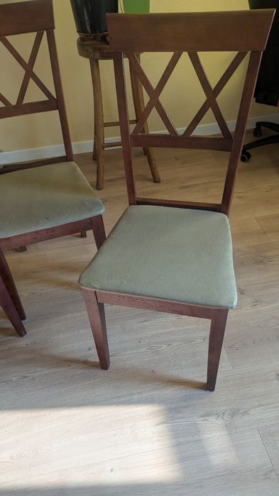 Продам три стула (дерево)