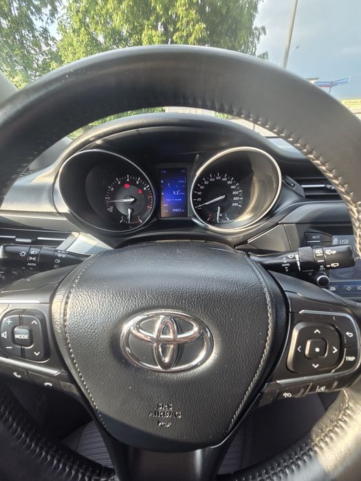 Toyota avensis t27 2017