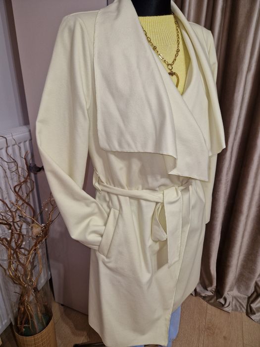 Tręcz, Plaszczyk wiosenny bananowy