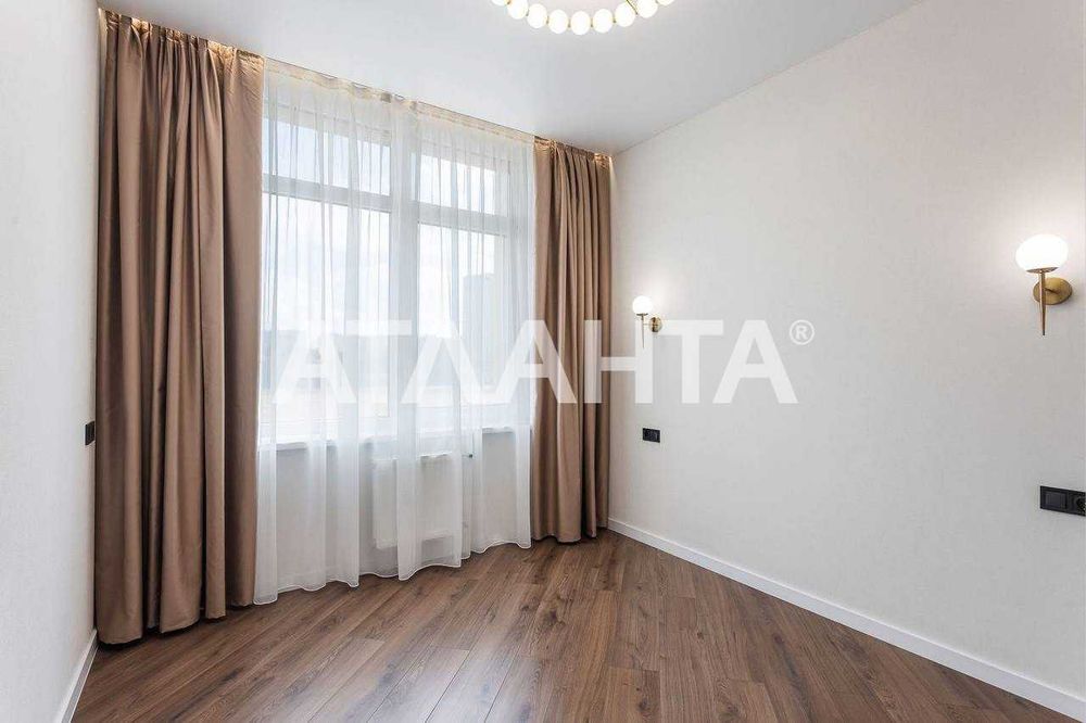 3-кім з видом у двір та на іподром у ЖК "67 Перлина" (тераса)