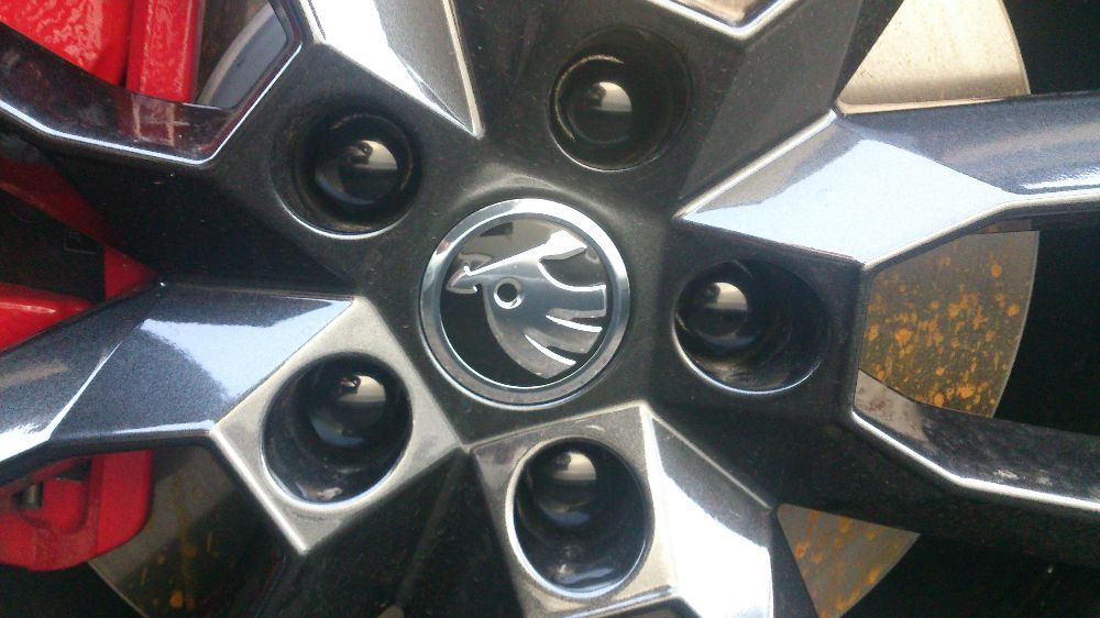 Nakładki zaślepki zatyczki na śruby Skoda Audi VW 17