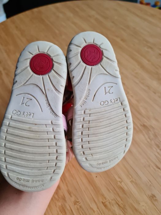 Sandalki skorzane dla dziewczynki Emel r 21