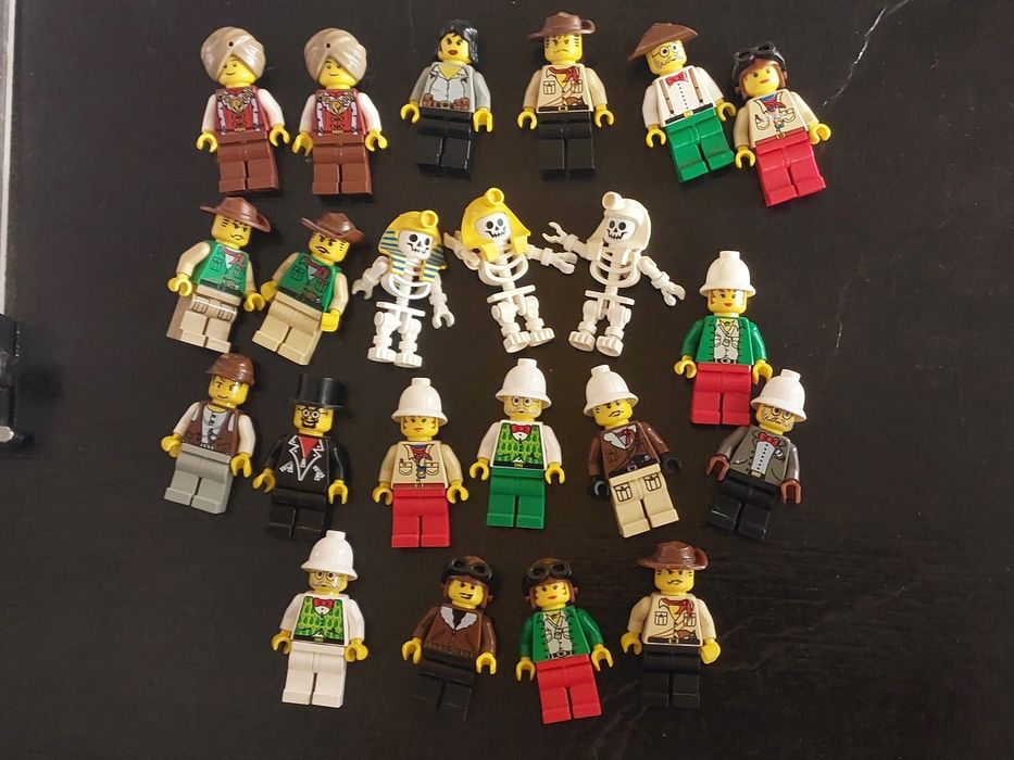 Lego  figurki  Adventurers