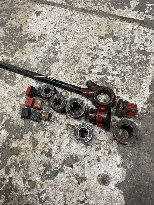 Gwintownica do rur .