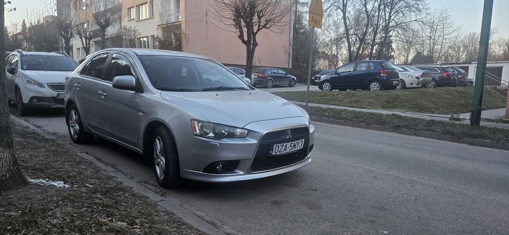 Mitsubishi lancer 1.8 benzyna