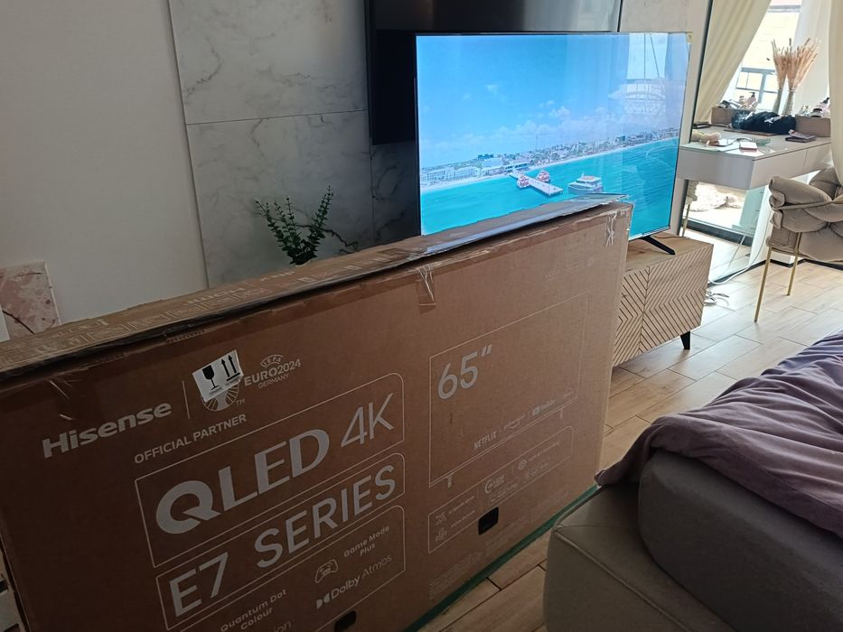 Телевізор HISENSE 65E7KQ
