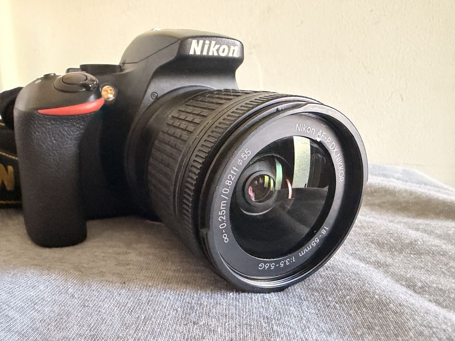Nikon D3500 com 2 objectivas