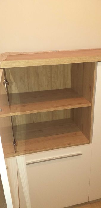 komoda biała z 8 półkami