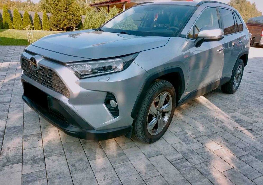 Продам Toyota Rav4 2021