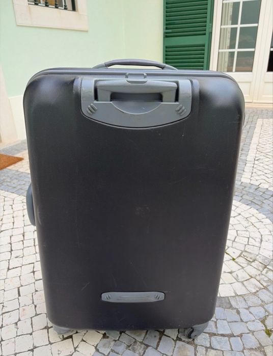 Mala de viagem da Delsey preta