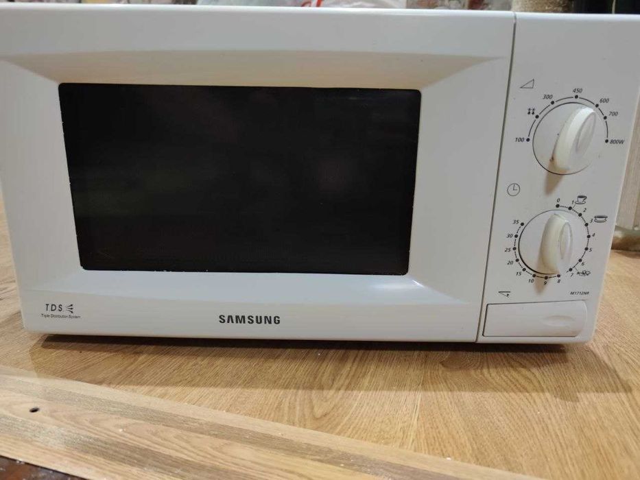 Микроволновая СВЧ печь SAMSUNG M1712NR