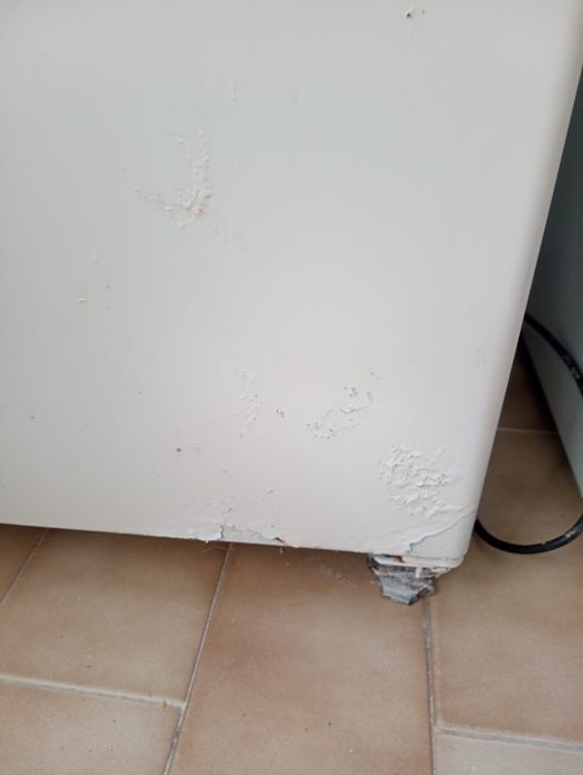 arca congeladora - Tem algumas marcas de ferrugem mas funciona muito bem -  Dimensões 120 cm altura x 60 largura 		Whirlpool			150 euros