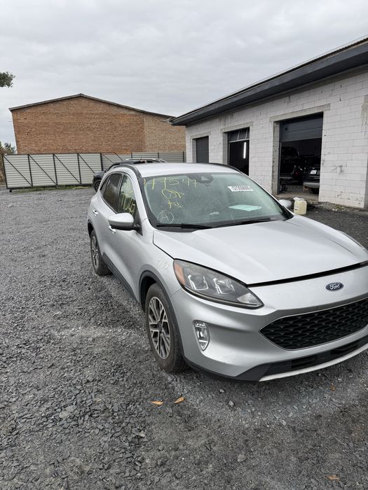 Розбор розбірка розборка Ford Escape 2020-2022 1.5 AWD колір UX