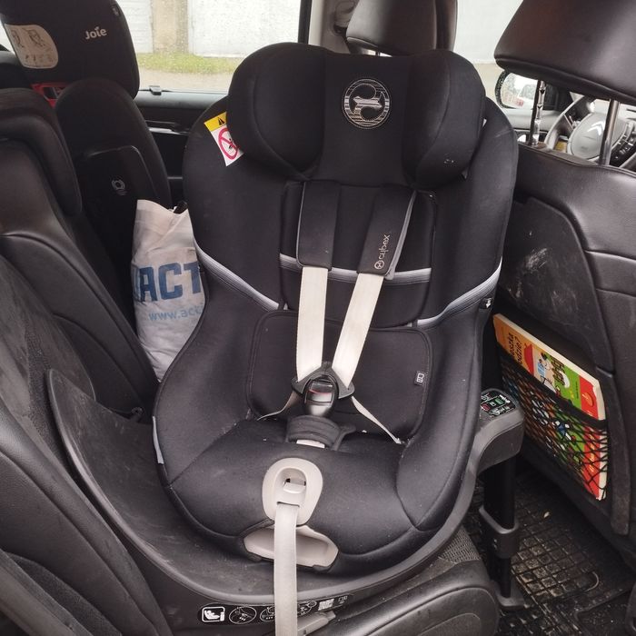 Fotelik samochodowy Cybex Sirona SX2 i-Size deep Black