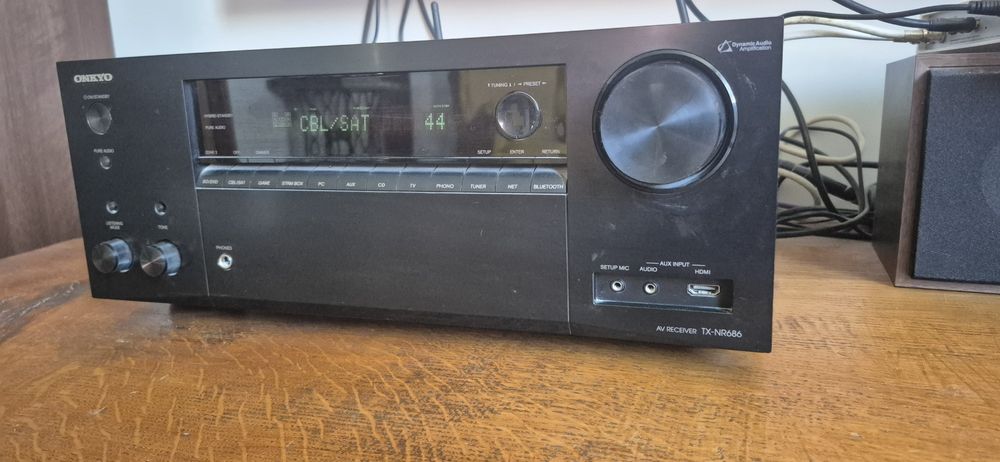 Amplotuner ONKYO TX NR686