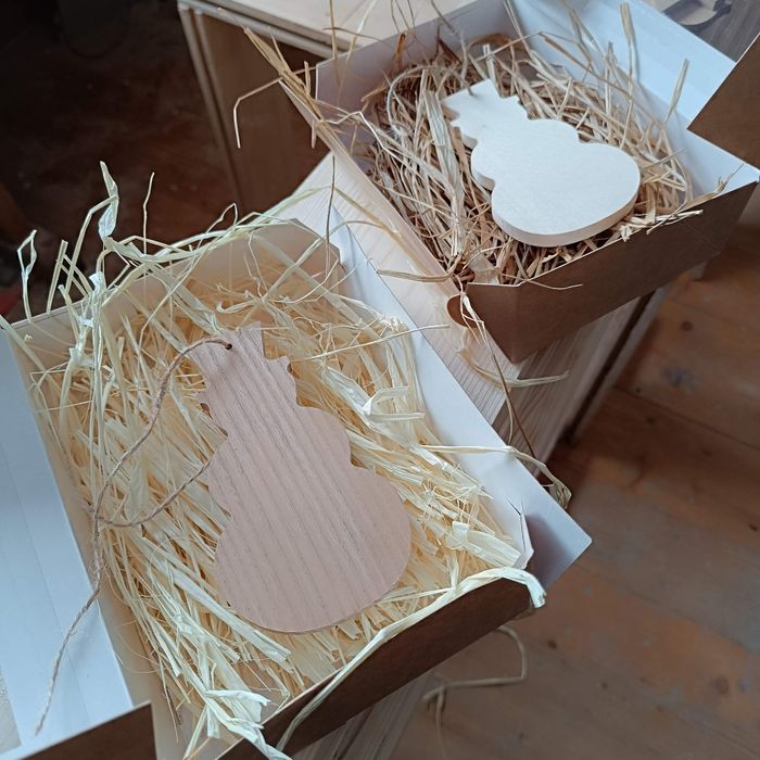 Zestaw drewnianych ozdób światecznych