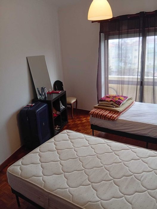 Arrenda-se quarto pra partilha ou Air BnB.