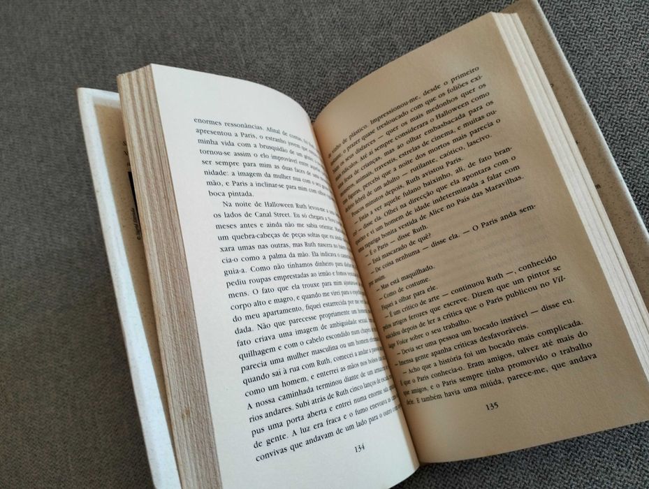 Livro "De olhos vendados" de Siri Hustvedt