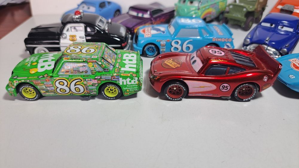 Lote miniaturas do filme carros da disney