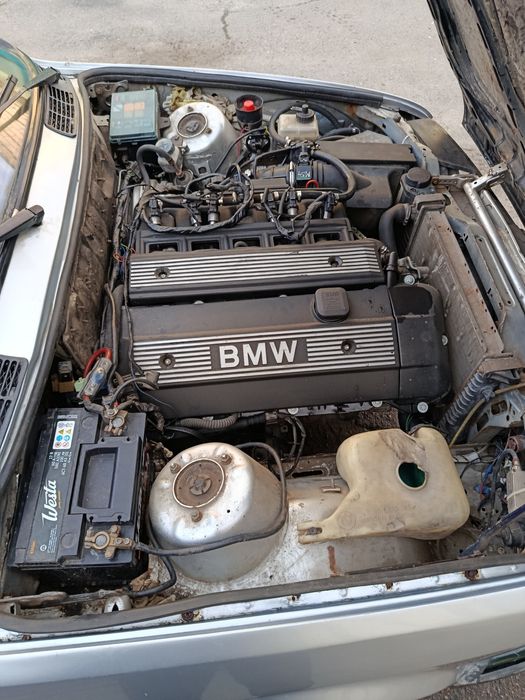 В продаже  BMW E 30