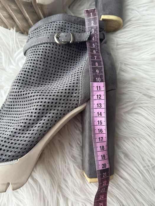 Botki letnie ażurowe zamszowe