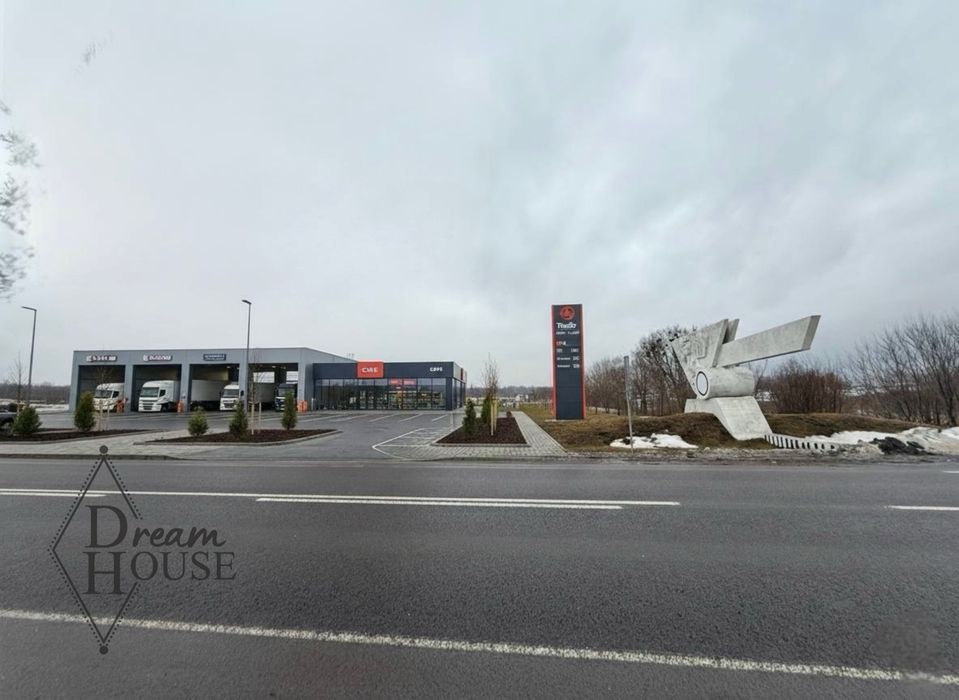 Продаж земельної ділянки комерційного призначення