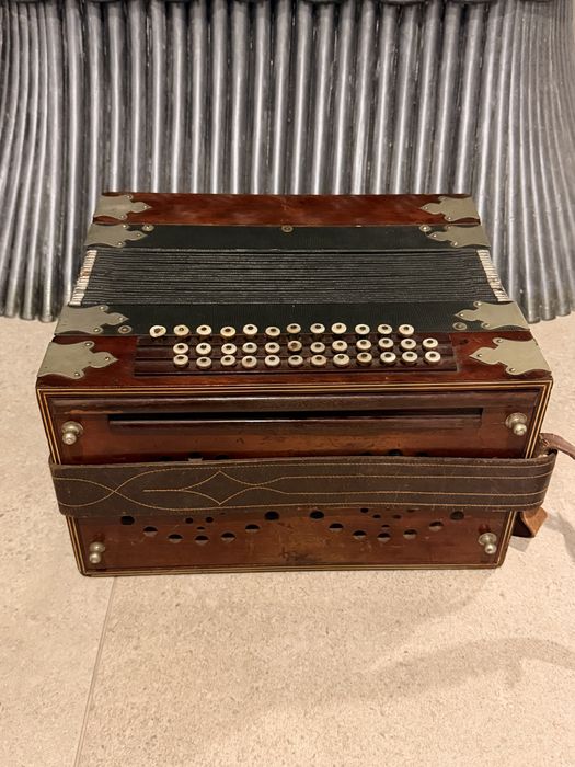 Acordeao antigo para restauro ou colecao