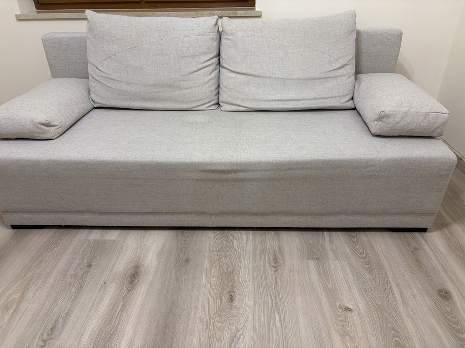 Oddam za darmo sofę .