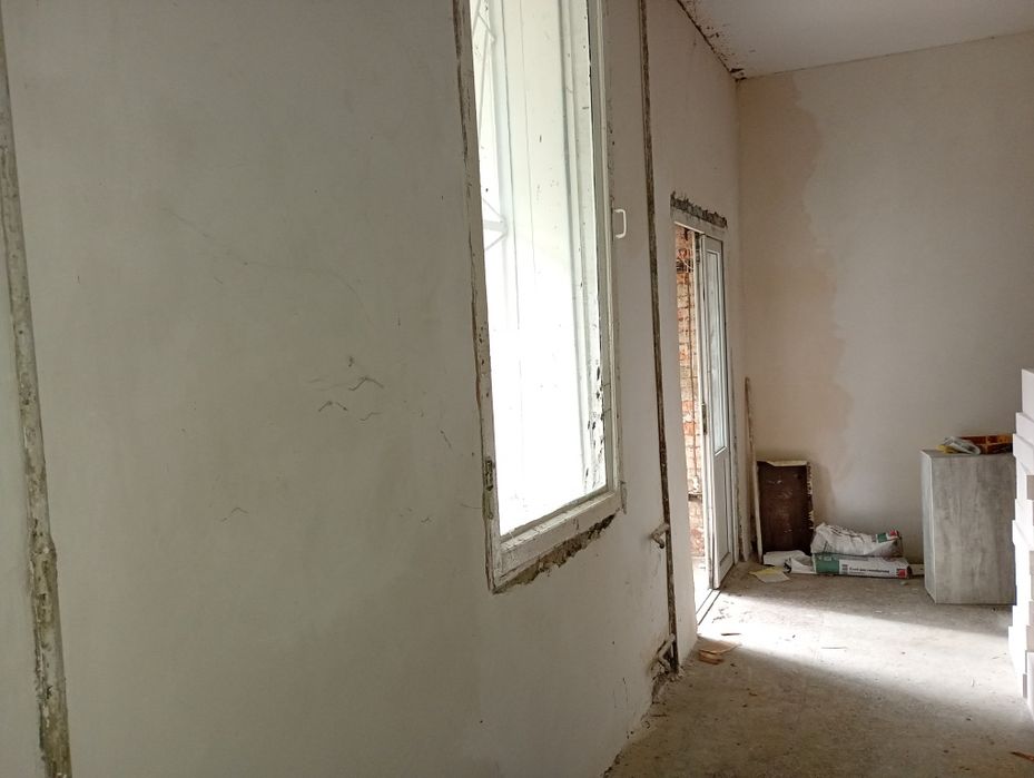 Продаж фасадного приміщення.