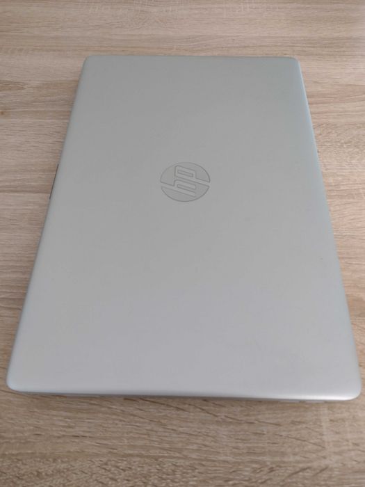 Laptop HP 15 cali, i3 10 gen, 8 gb ramu, 256 gb dysk ssd, ekran IPS, oryginalny win11, idealny stan