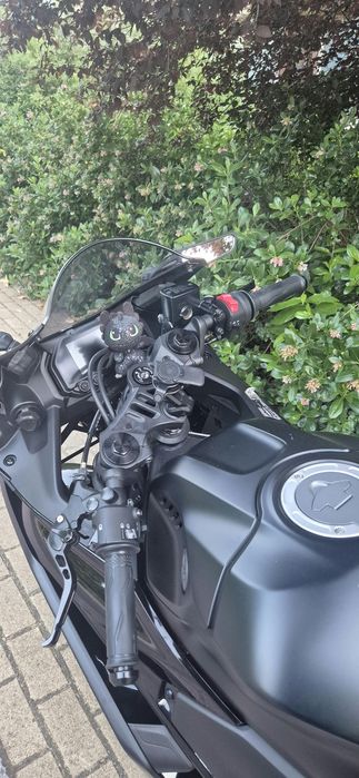 Yamaha R3 - 2025