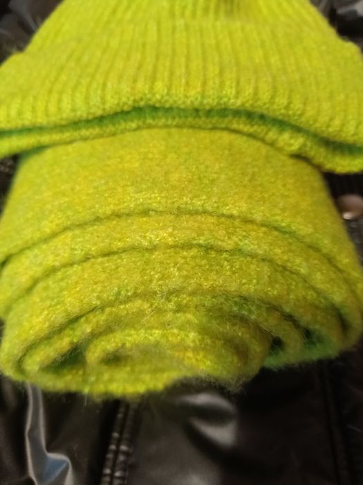 Komplet Limonka szal plus czapka Nowy