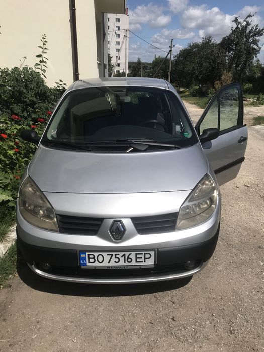 Продається надійний сімейний автомобіль Renault Scenik 2 2005 року.