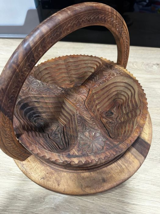 Cesta dobravel trabalhada à mão em Madeira