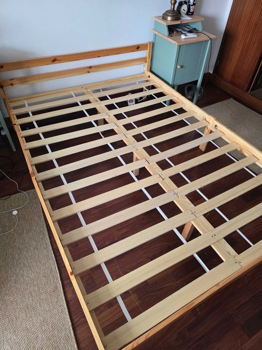 Cama e colchão Ikea 140x200cm