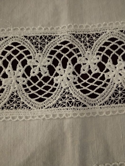 Napron em renda e linho
