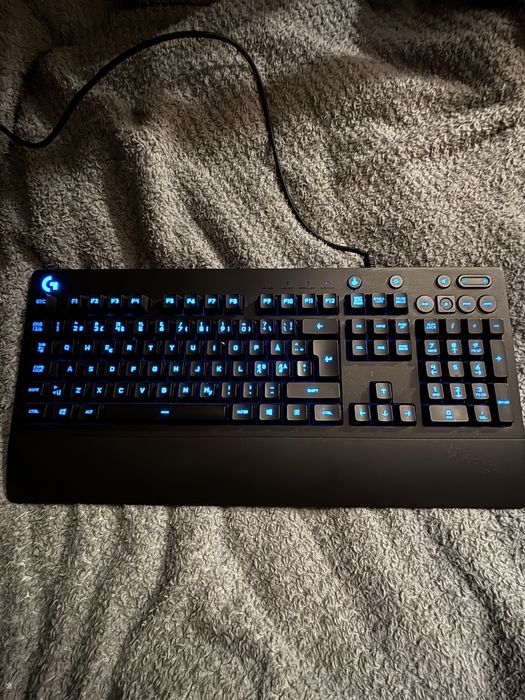 Logitech G213 Prodigy – klawiatura gamingowa RGB, idealny stan