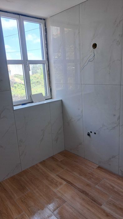 Pintura Ladrilhos entre outros acabamentos.