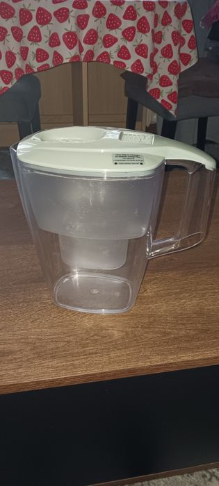 Dzbanek filtrujący wodę