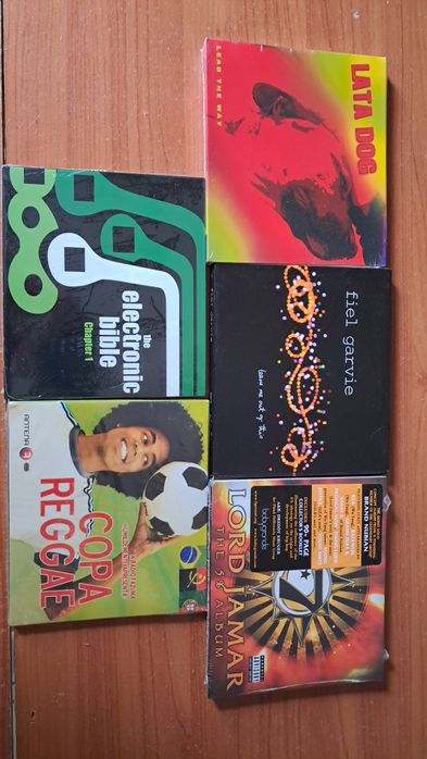 Diversos CD'S variados