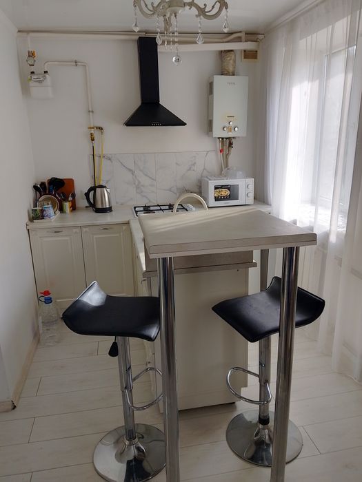 Подобово 1k , 2 поверх , р-н Критий ринок