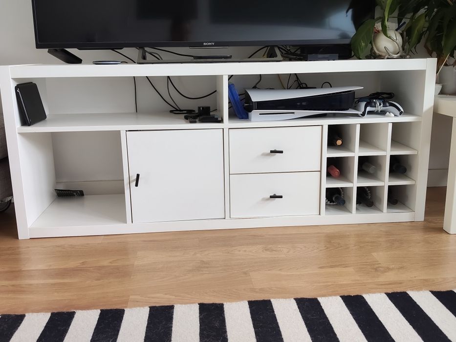 Rack IKea para TV, branco com acessorios