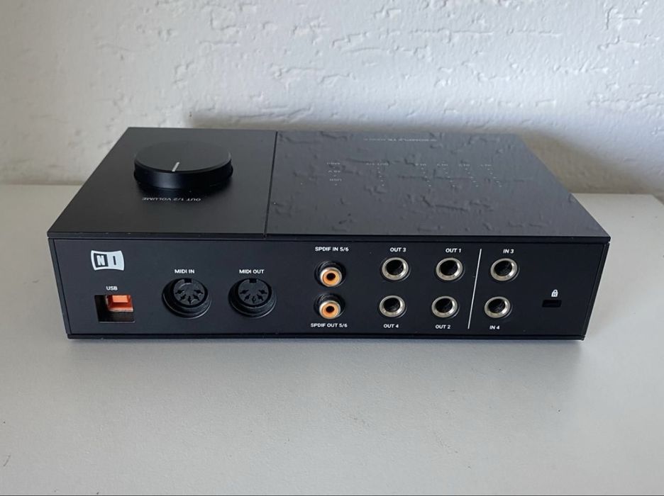 Native Instruments Komplete Audio 6 MK2 - професійний аудіоінтерфейс