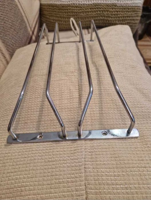 Для скланих предметів на ніжке